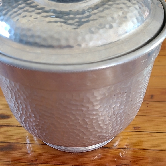 Hammered Silver Ice Bucket Set with Black Handles - Picture 9 of 15